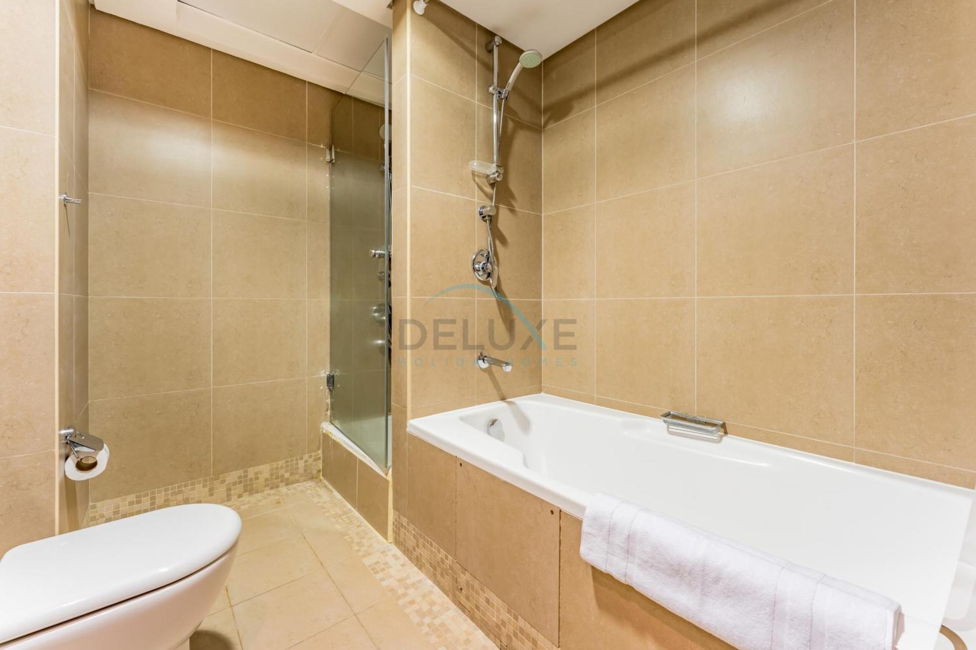 Fully Furnished 2br, Few Mins From Emirates Towers, Burj Khalifa With Views, Sky Gardens, Difc By Deluxe Homes Apartment